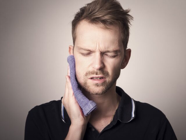 Dor de Dente? Não Sofra! Atendimento de Emergência 24h com Solução Imediata. BeSmile Interlagos